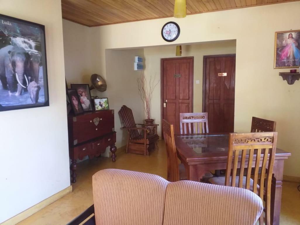 Hill View Bungalow Bed and Breakfast Nuwara Eliya Buitenkant foto